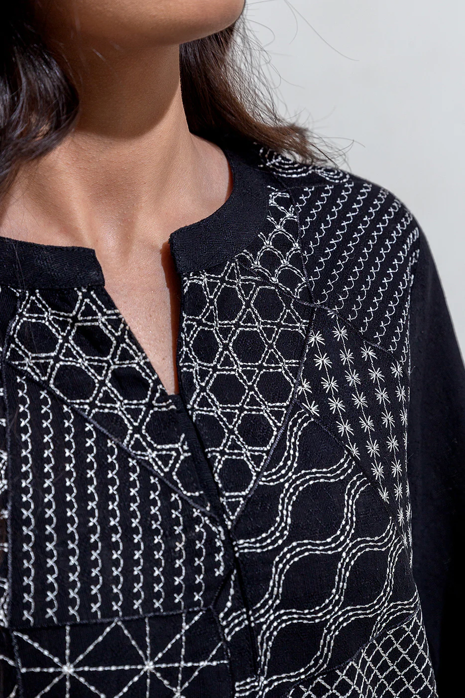 2 PIECE EMBROIDERED KHADDAR JACQUARD SUIT (PRET) - Image 4
