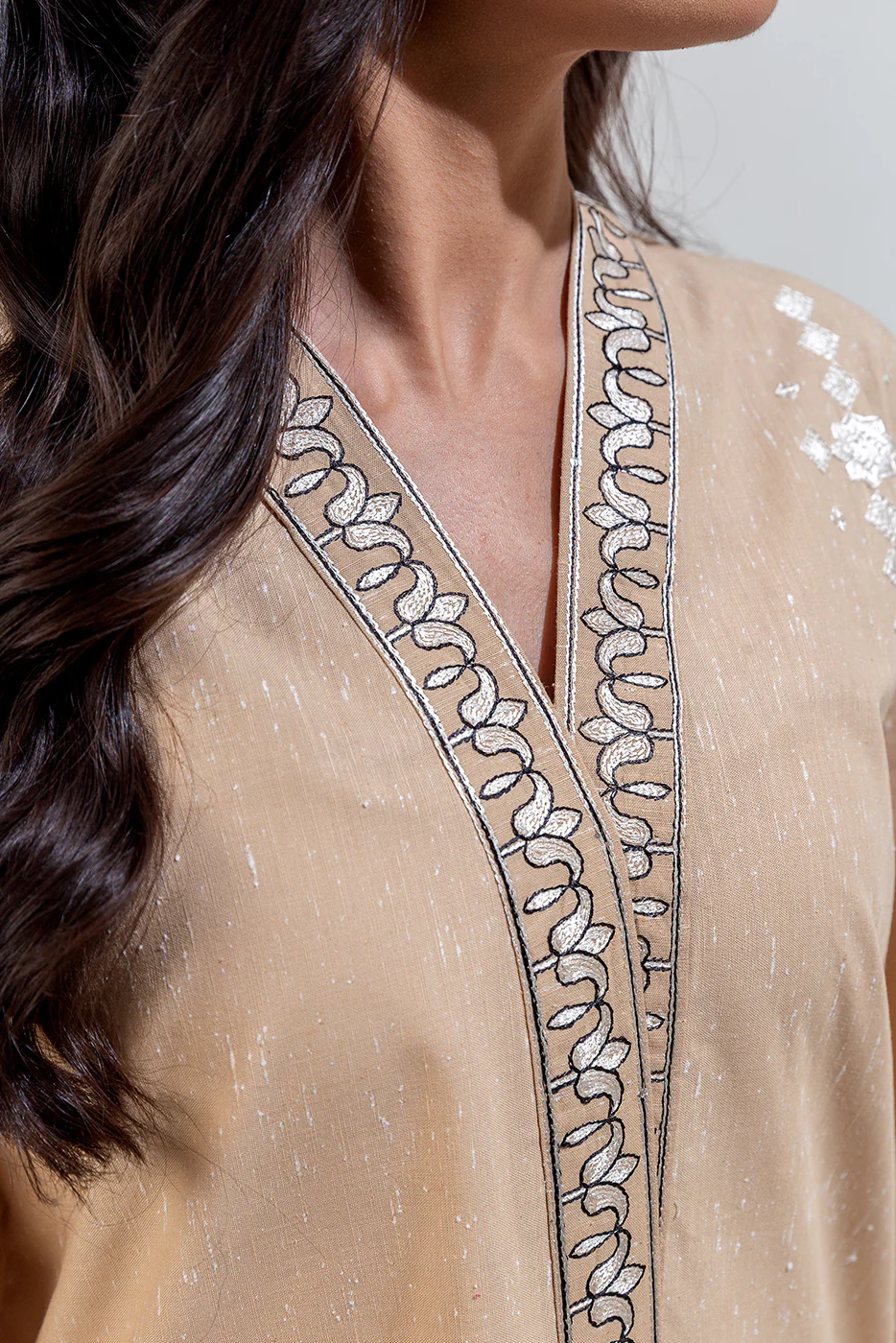 2 PIECE EMBROIDERED KHADDAR SUIT (PRET) - Image 3