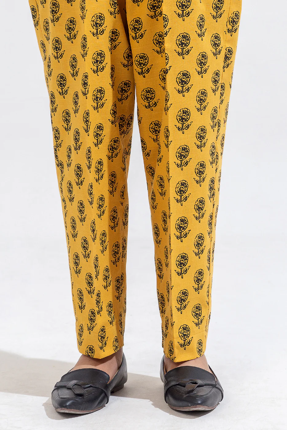 2 PIECE EMBROIDERED KHADDAR SUIT (PRET) - Image 7