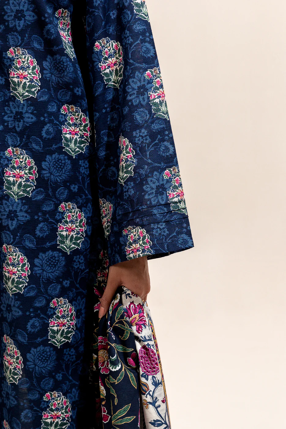 2 PIECE PRINTED KHADDAR SUIT-NAVY TINT (UNSTITCHED) - Image 6