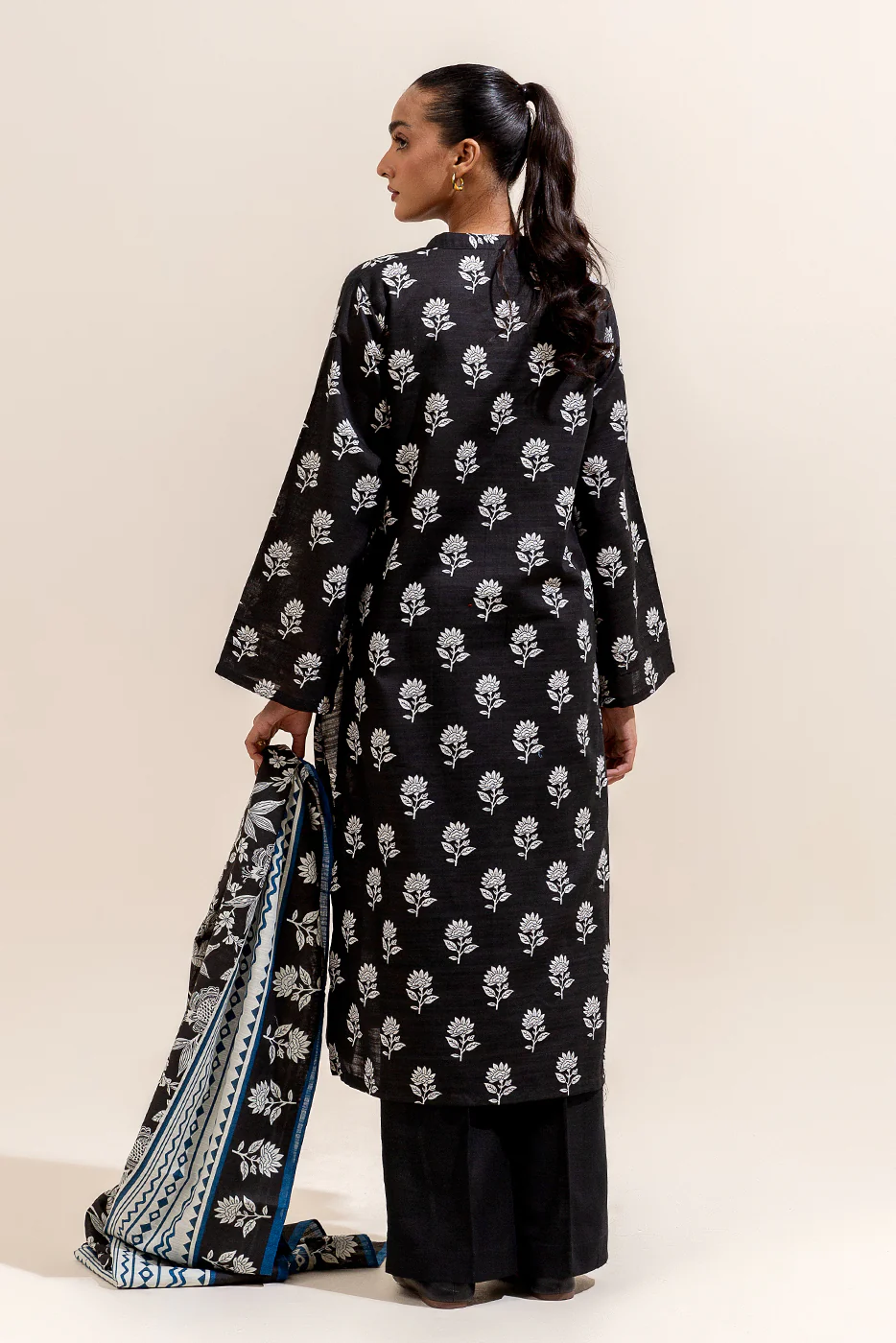 2 PIECE PRINTED KHADDAR SUIT-SABLE GLOOM (UNSTITCHED) - Image 4