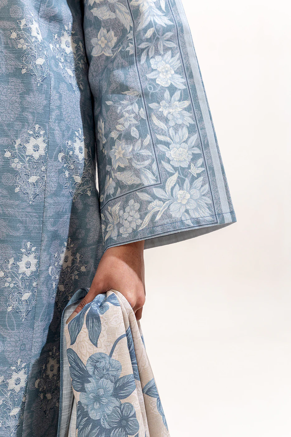 3 PIECE PRINTED KHADDAR SUIT-ARONA FLOW (UNSTITCHED) - Image 6
