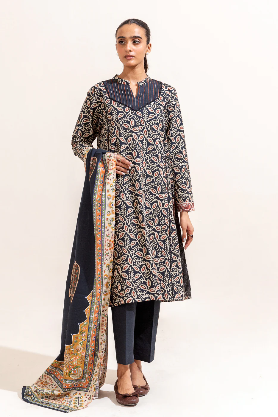 3 PIECE PRINTED KHADDAR SUIT-TRIBAL HALE (UNSTITCHED) - Image 4