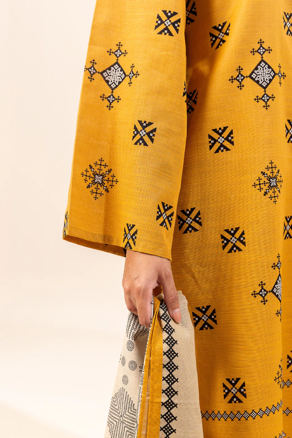 3 PIECE PRINTED KHADDAR SUIT-TRIBAL RADIANCE (UNSTITCHED) - Image 3