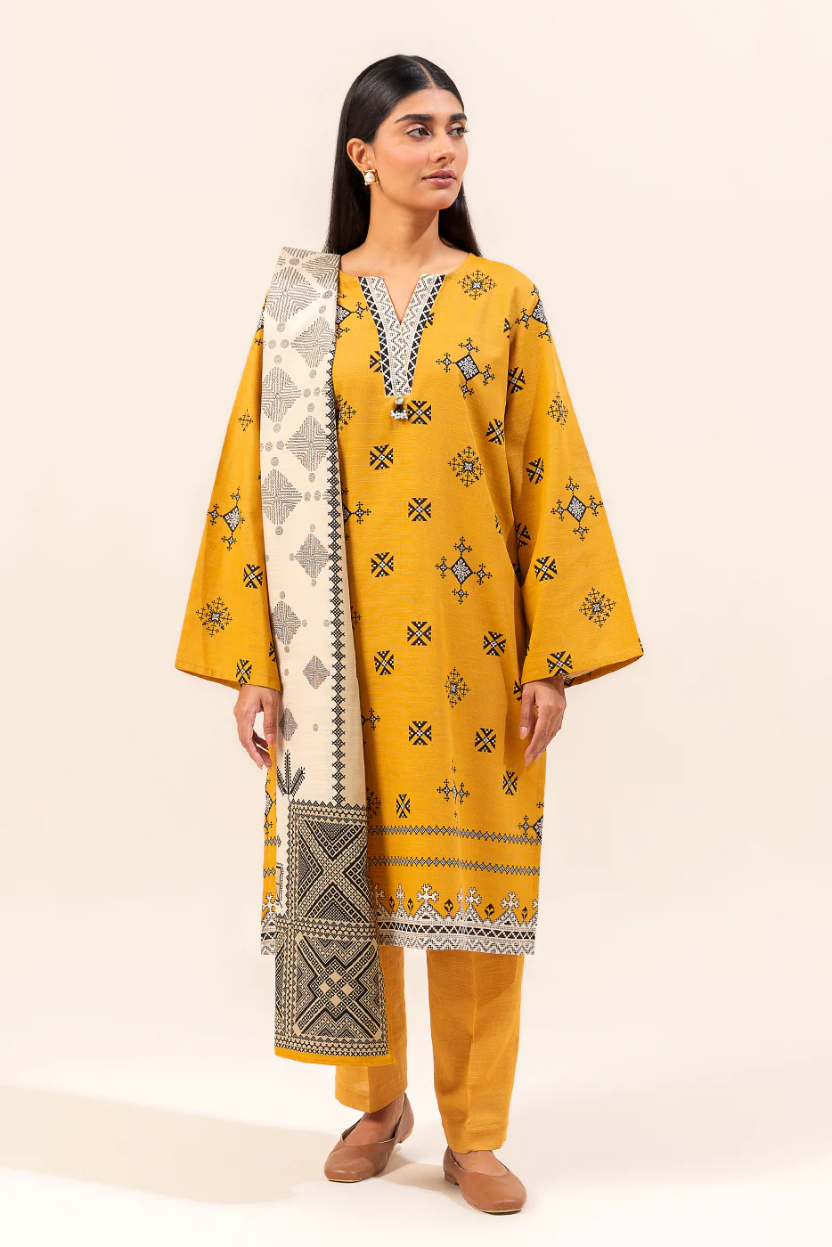 3 PIECE PRINTED KHADDAR SUIT-TRIBAL RADIANCE (UNSTITCHED) - Image 4
