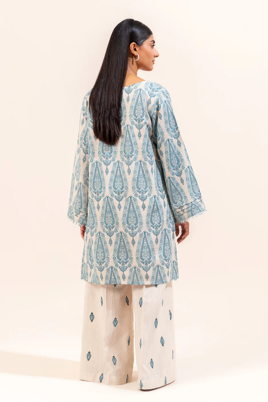 2 PIECE EMBROIDERED KHADDAR SUIT-VINTAGE OPALUS (UNSTITCHED) - Image 3