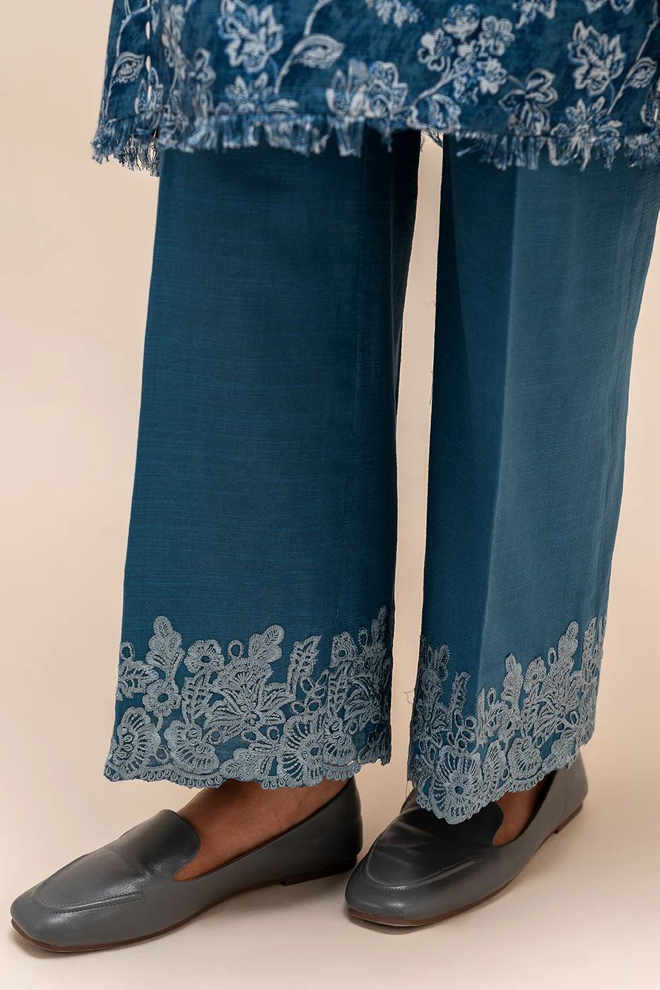 2 PIECE EMBROIDERED KHADDAR SUIT-SERENE BLUE (UNSTITCHED) - Image 5