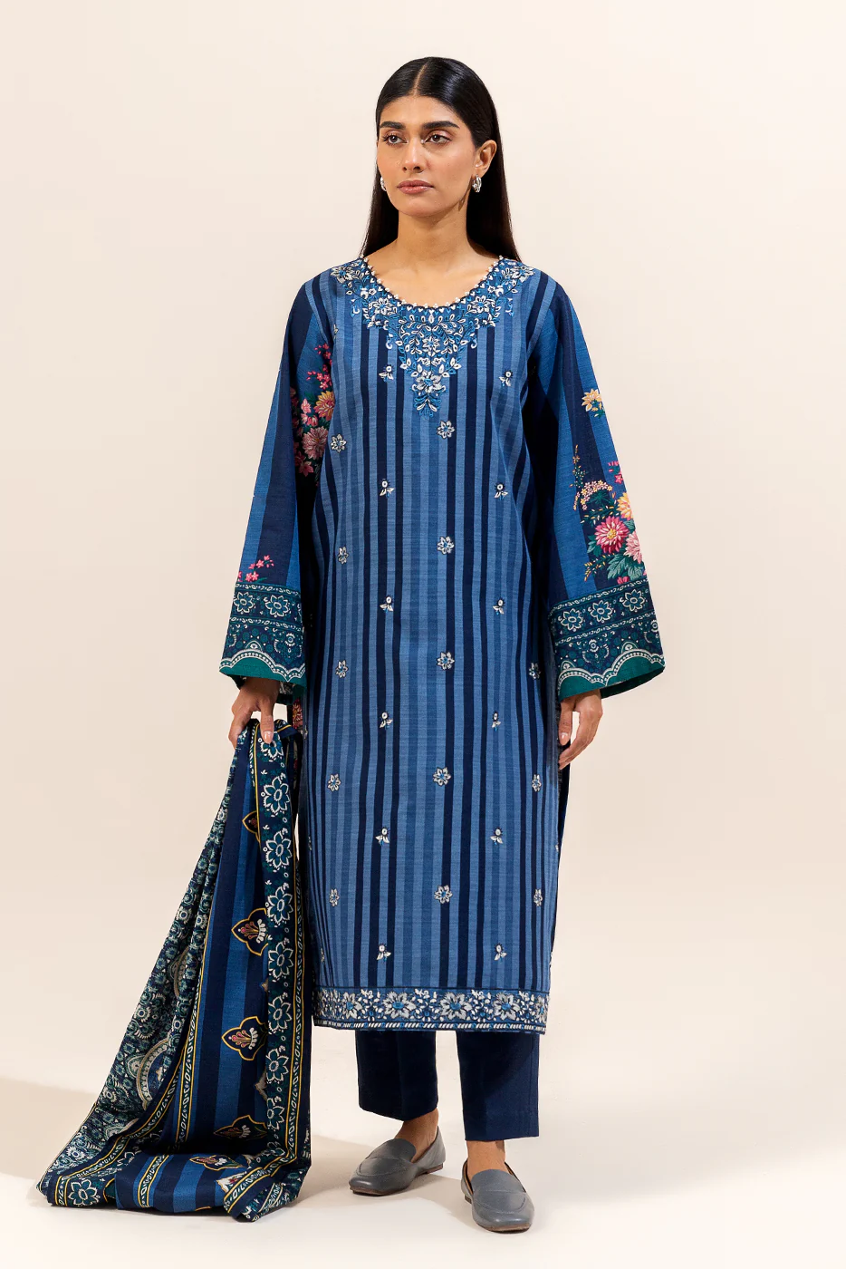3 PIECE EMBROIDERED KHADDAR SUIT-SAPPHIRE FOLK (UNSTITCHED) - Image 3