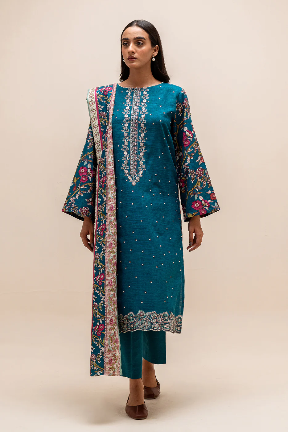3 PIECE EMBROIDERED KHADDAR SUIT-FLORET AZURE (UNSTITCHED) - Image 2