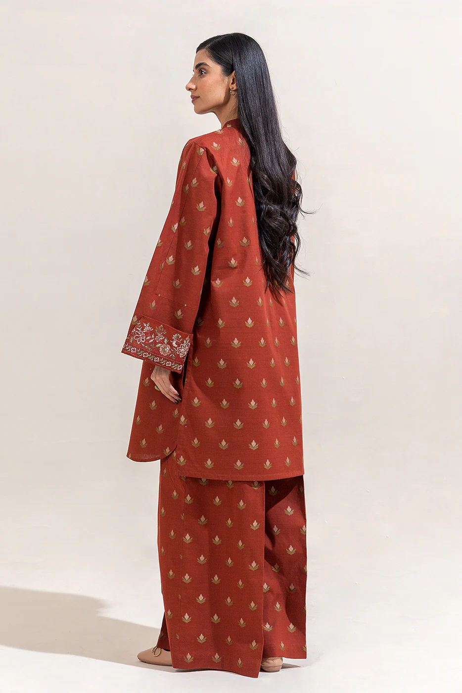2 PIECE EMBROIDERED SELF JACQUARAD SUIT-GARLAND BRONZE (UNSTITCHED) - Image 5