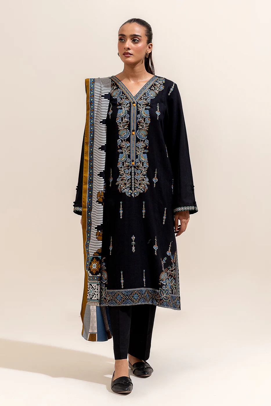 3 PIECE EMBROIDERED KHADDAR SUIT-EBONY AISLE (UNSTITCHED) - Image 2