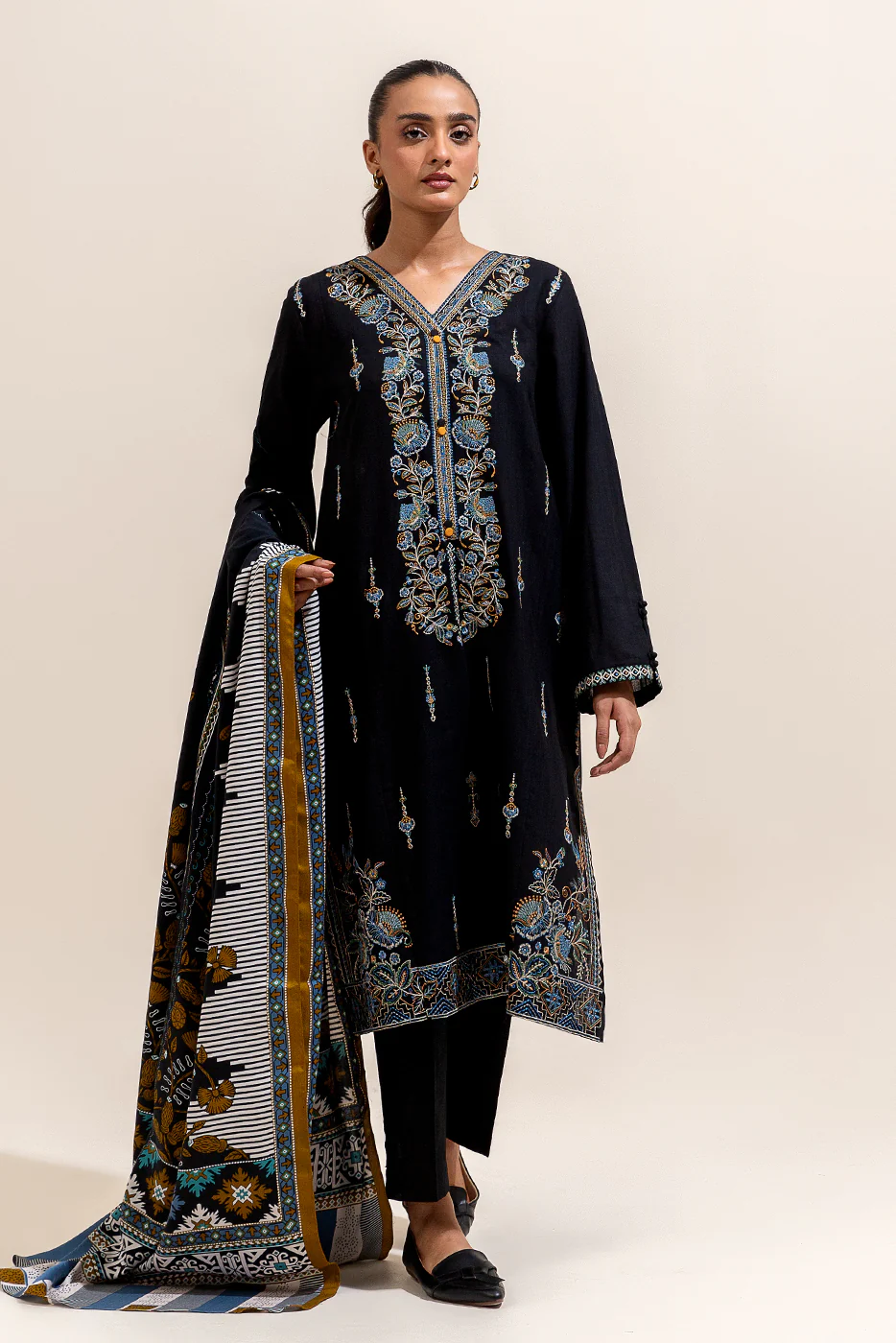 3 PIECE EMBROIDERED KHADDAR SUIT-EBONY AISLE (UNSTITCHED) - Image 3