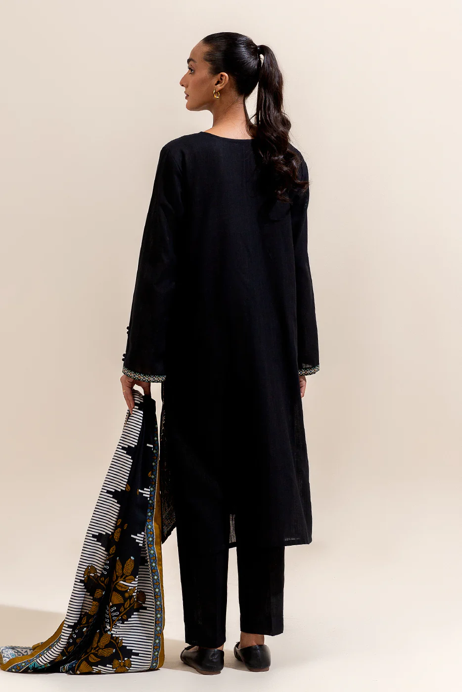 3 PIECE EMBROIDERED KHADDAR SUIT-EBONY AISLE (UNSTITCHED) - Image 4