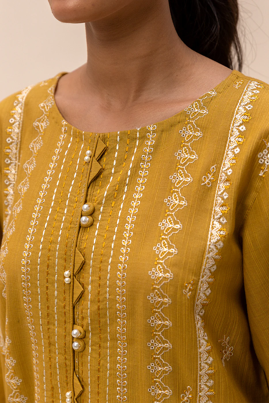 3 PIECE EMBROIDERED KHADDAR SUIT-TUSCAN TINT (UNSTITCHED) - Image 4