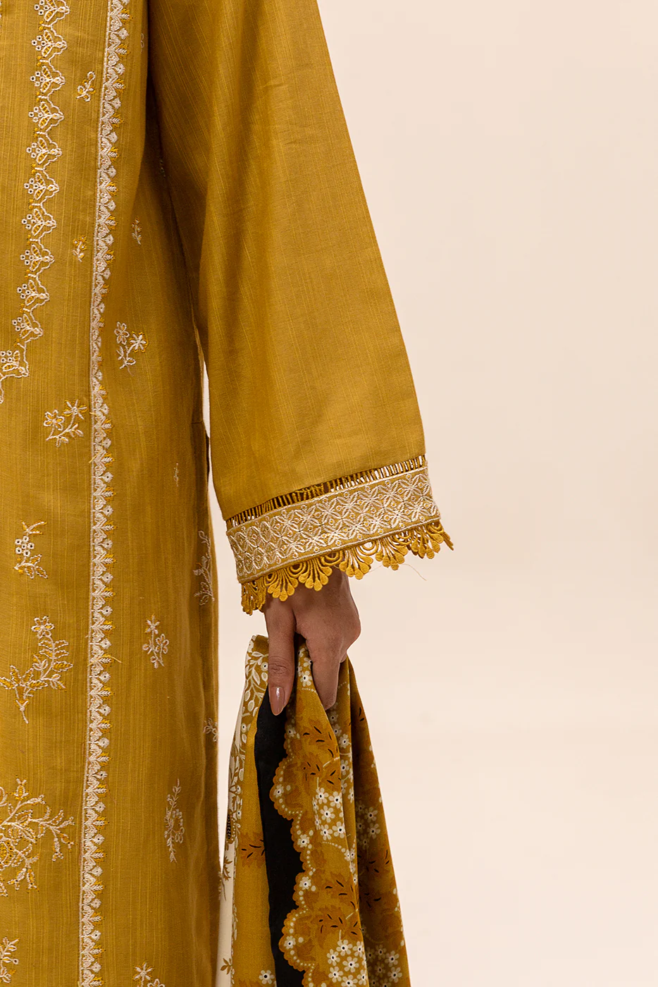 3 PIECE EMBROIDERED KHADDAR SUIT-TUSCAN TINT (UNSTITCHED) - Image 5