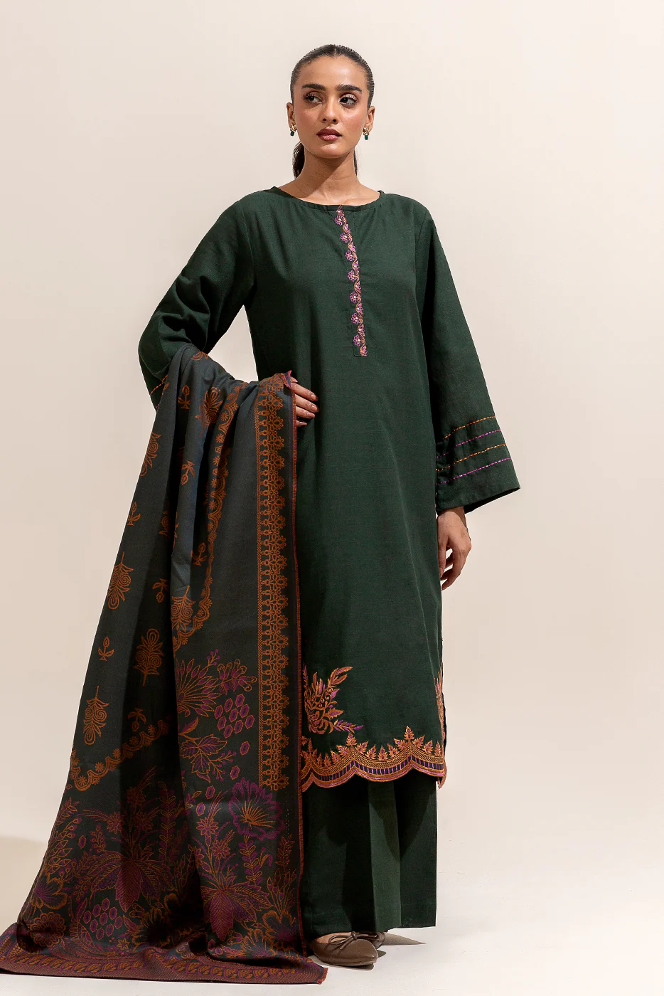 3 PIECE EMBROIDERED KHADDAR SUIT-JUNIPER SPECK (UNSTITCHED) - Image 3