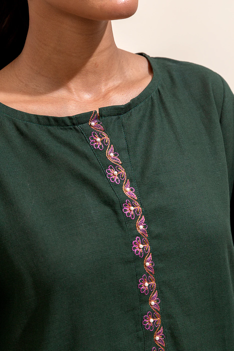 3 PIECE EMBROIDERED KHADDAR SUIT-JUNIPER SPECK (UNSTITCHED) - Image 5