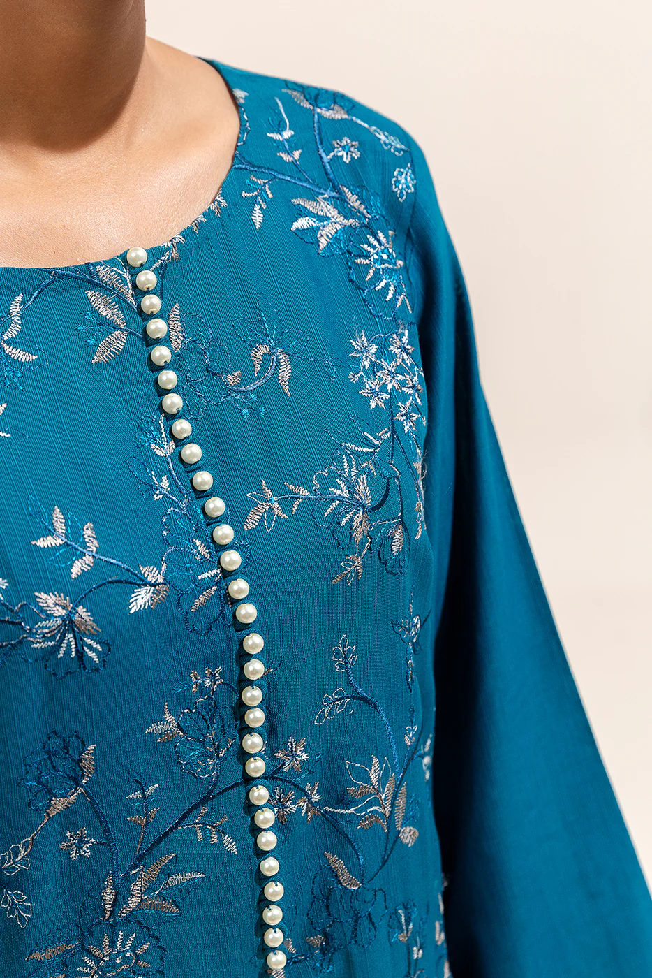 3 PIECE EMBROIDERED KHADDAR SUIT-GARDEN BLISS (UNSTITCHED) - Image 6