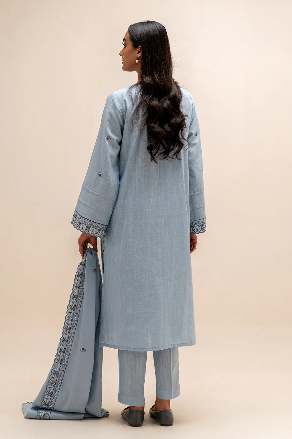 3 PIECE EMBROIDERED KHADDAR SUIT-GREY MIST (UNSTITCHED) - Image 3