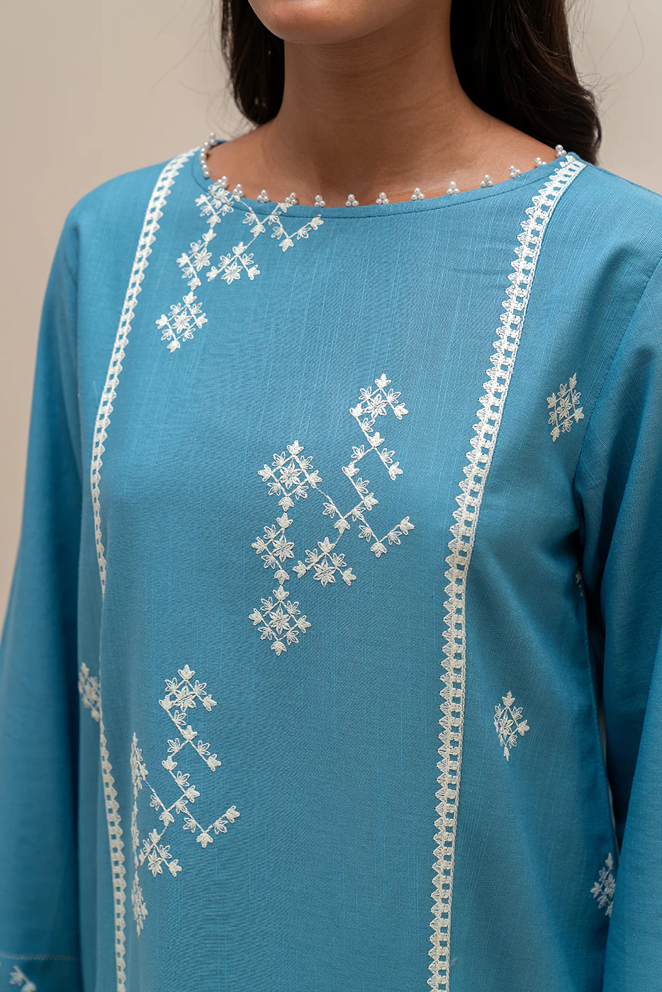 2 PIECE EMBROIDERED KHADDAR SUIT-CAROLINA MAZE (UNSTITCHED) - Image 4