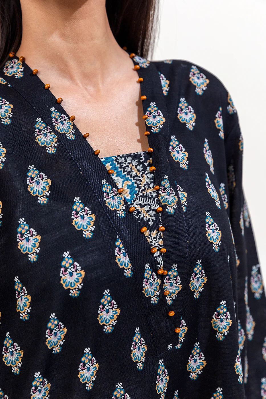 2 PIECE PRINTED KHADDAR SUIT-SABLE SERENE (UNSTITCHED) - Image 4