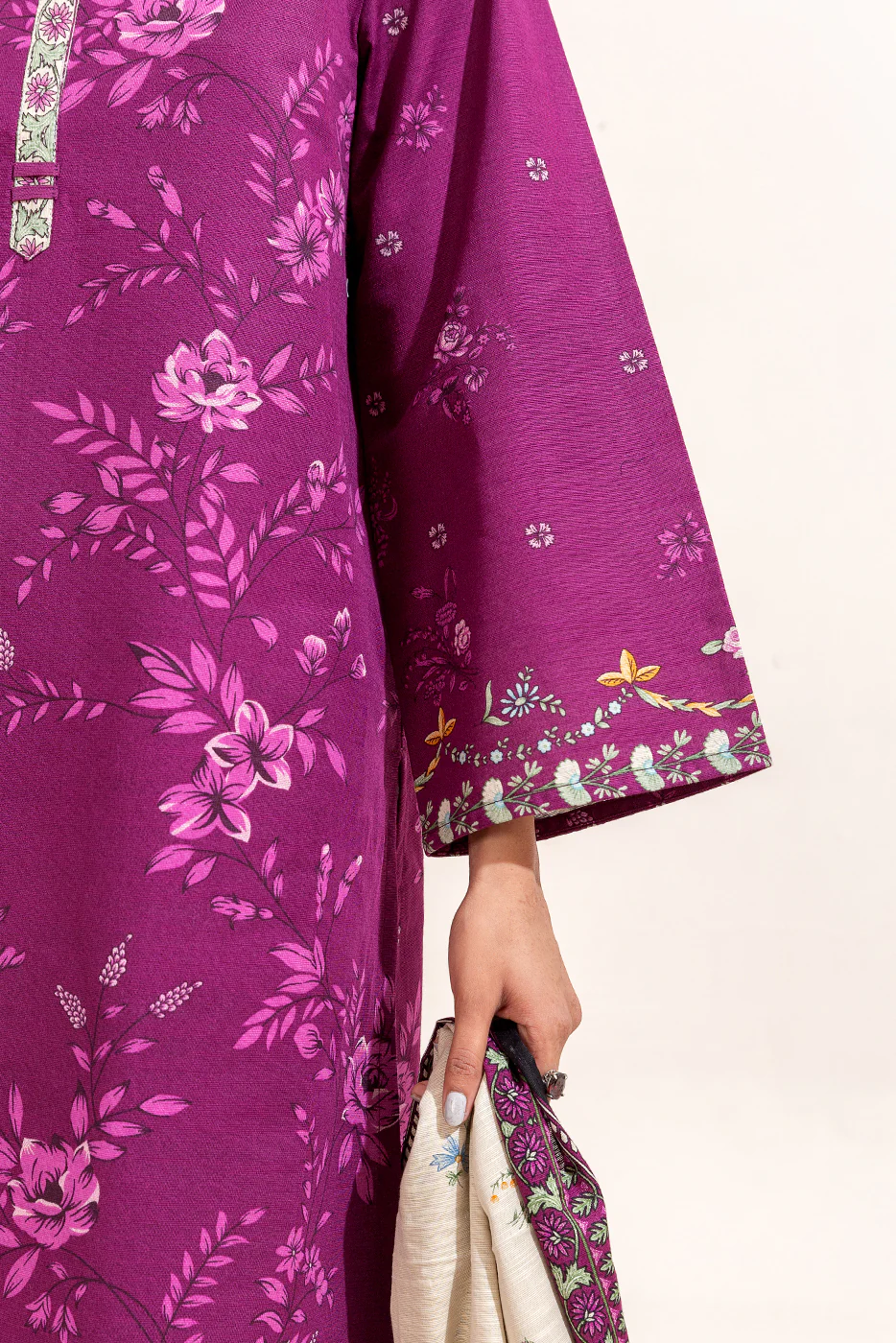 3 PIECE PRINTED KHADDAR SUIT-MULBERRY ORCHID (UNSTITCHED) - Image 4