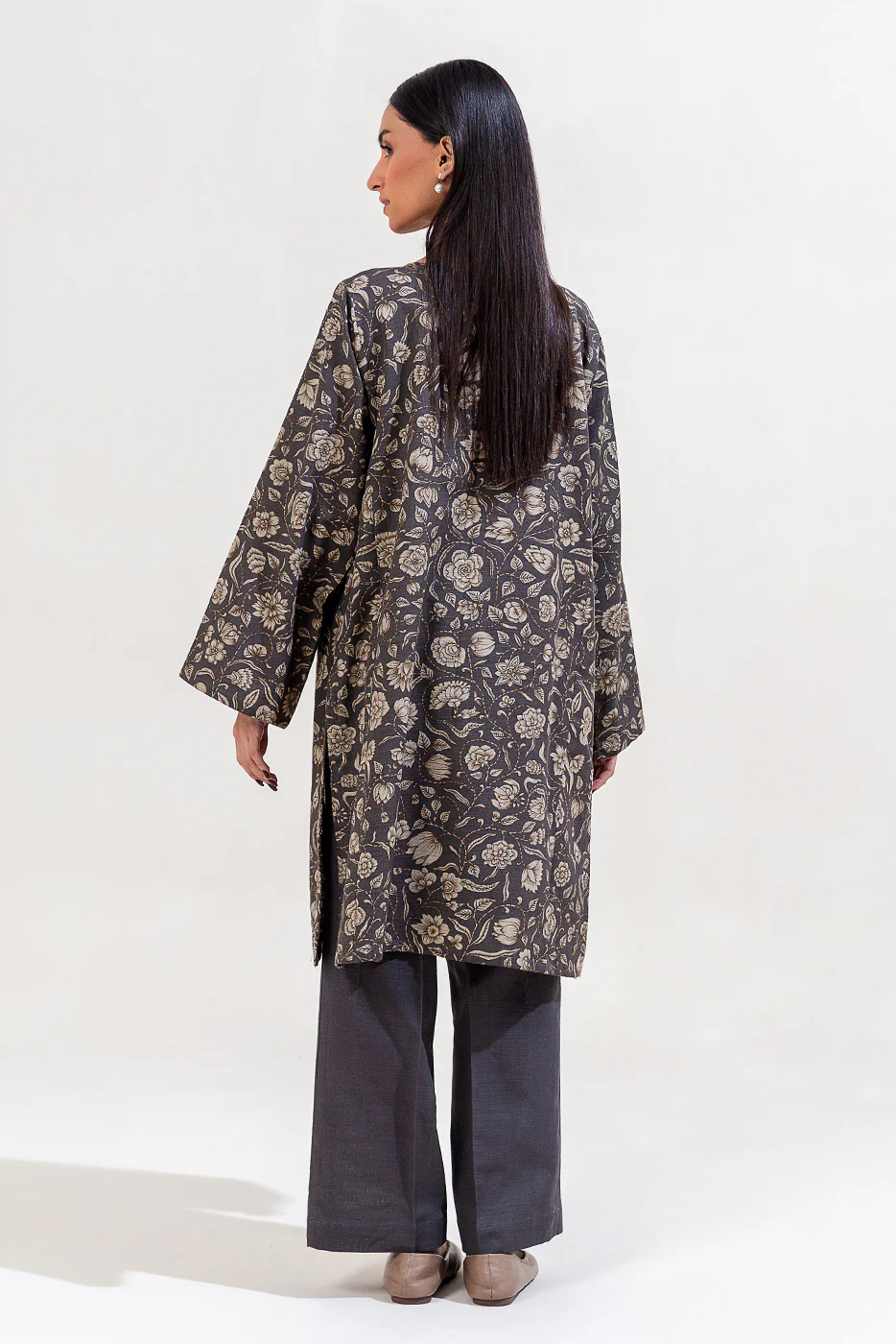 2 PIECE EMBROIDERED KHADDAR SUIT-SHADOW NOIR (UNSTITCHED) - Image 4