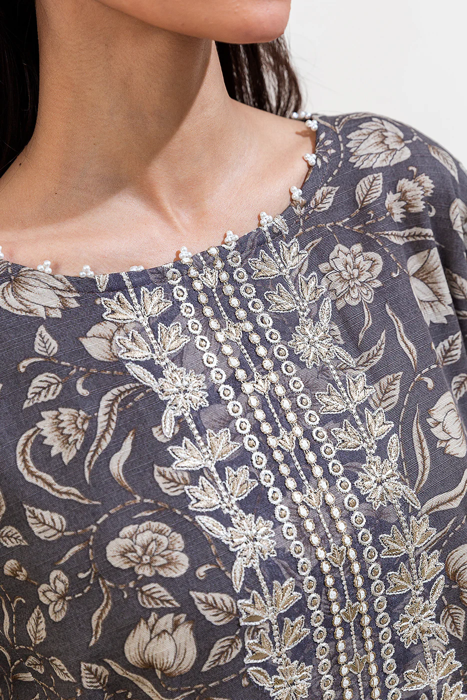 2 PIECE EMBROIDERED KHADDAR SUIT-SHADOW NOIR (UNSTITCHED) - Image 5