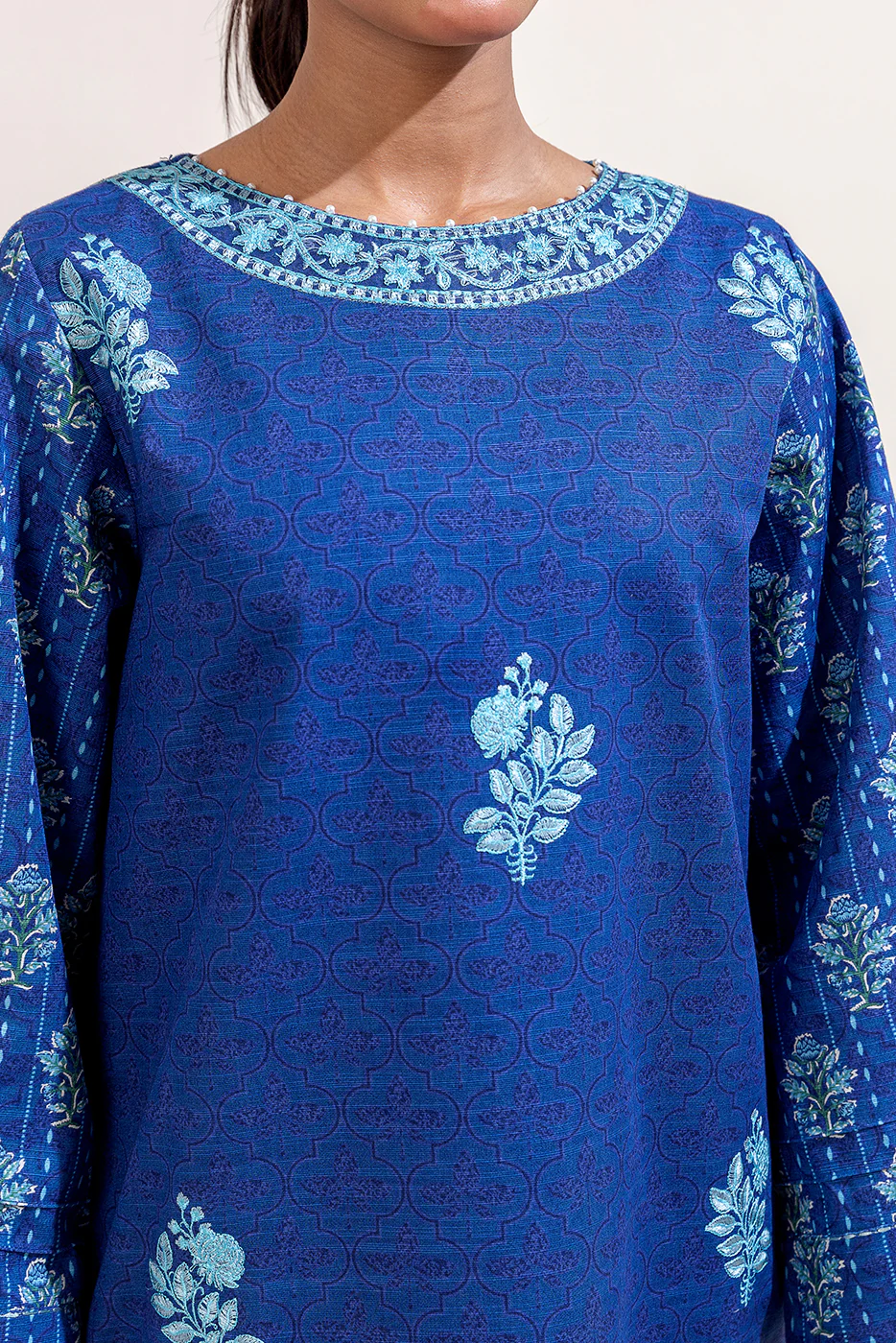 3 PIECE EMBROIDERED KHADDAR SUIT-MYKONOS BLUE (UNSTITCHED) - Image 5