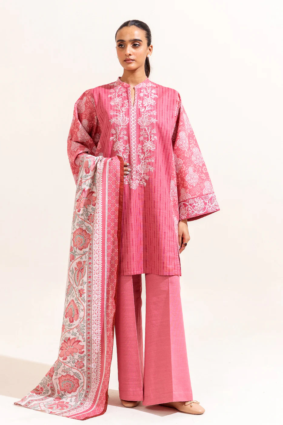3 PIECE EMBROIDERED KHADDAR SUIT-FUSCHIA GRID (UNSTITCHED) - Image 4