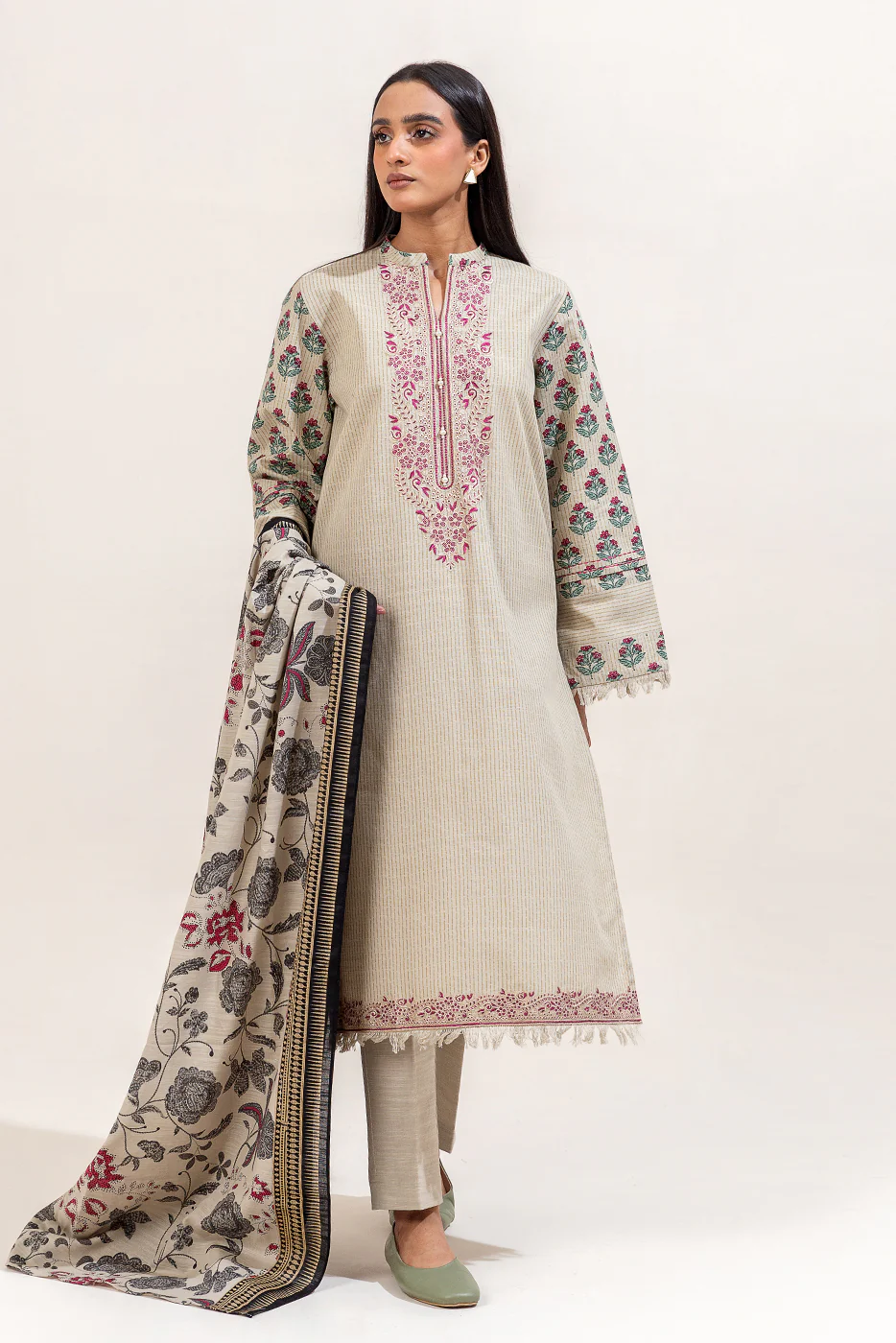 3 PIECE EMBROIDERED KHADDAR SUIT-DIVINE DREAMS (UNSTITCHED) - Image 3
