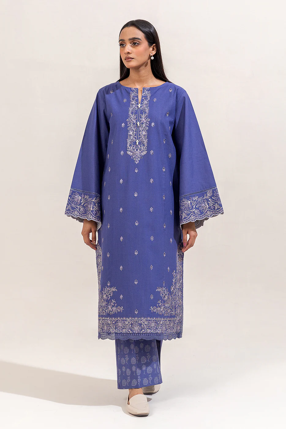 2 PIECE EMBROIDERED KHADDAR SUIT-PERIWINKLE FLAKE (UNSTITCHED) - Image 2