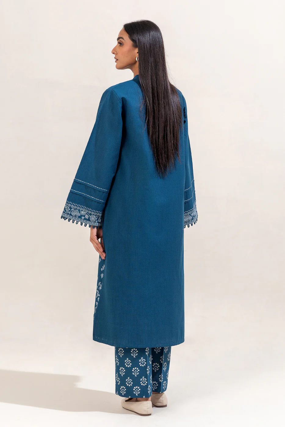 2 PIECE EMBROIDERED KHADDAR SUIT-GARDEN CHARM (UNSTITCHED) - Image 3