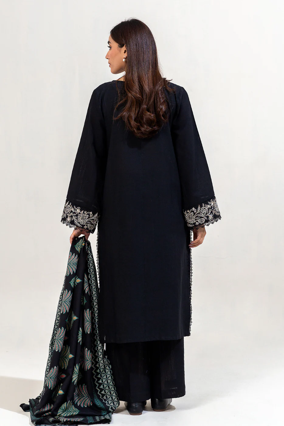 3 PIECE EMBROIDERED KHADDAR SUIT-MIDNIGHT ORCHID (UNSTITCHED) - Image 3