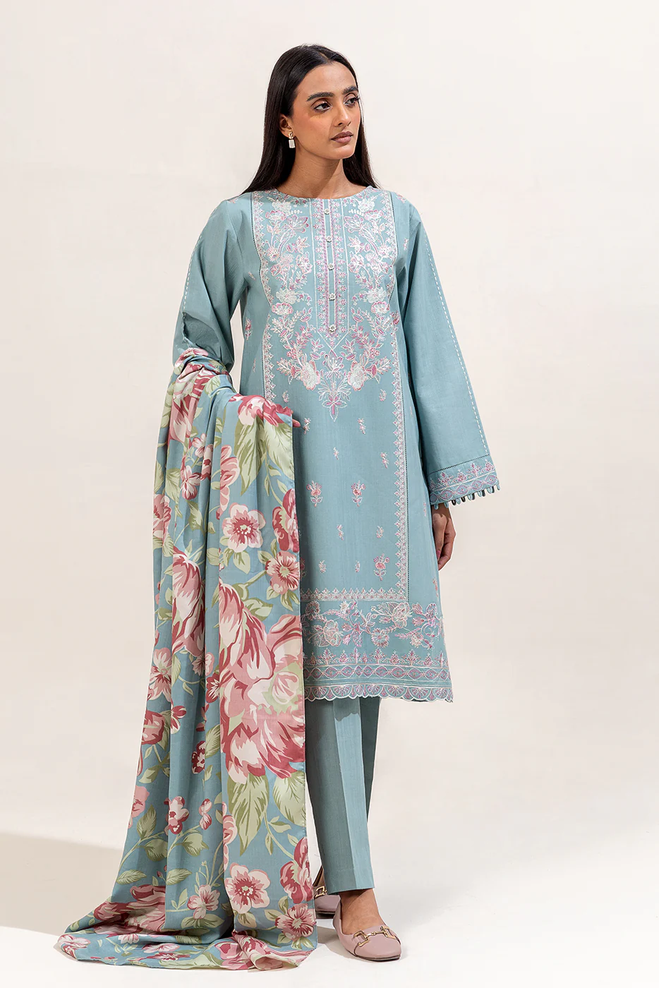 3 PIECE EMBROIDERED KHADDAR SUIT-BLUE GARDENIA (UNSTITCHED) - Image 3