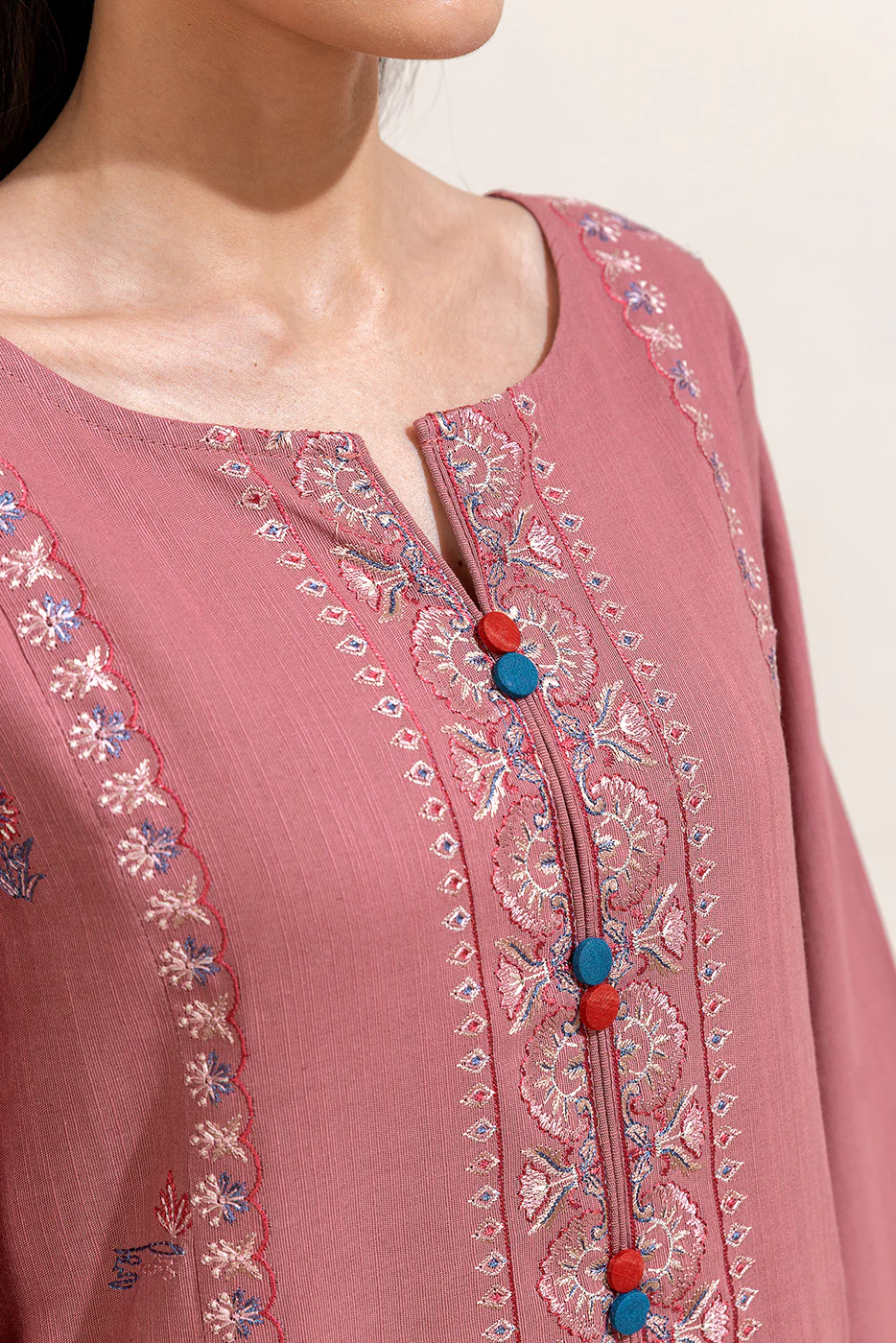 3 PIECE EMBROIDERED KHADDAR SUIT-MYSTIC PINK (UNSTITCHED) - Image 4