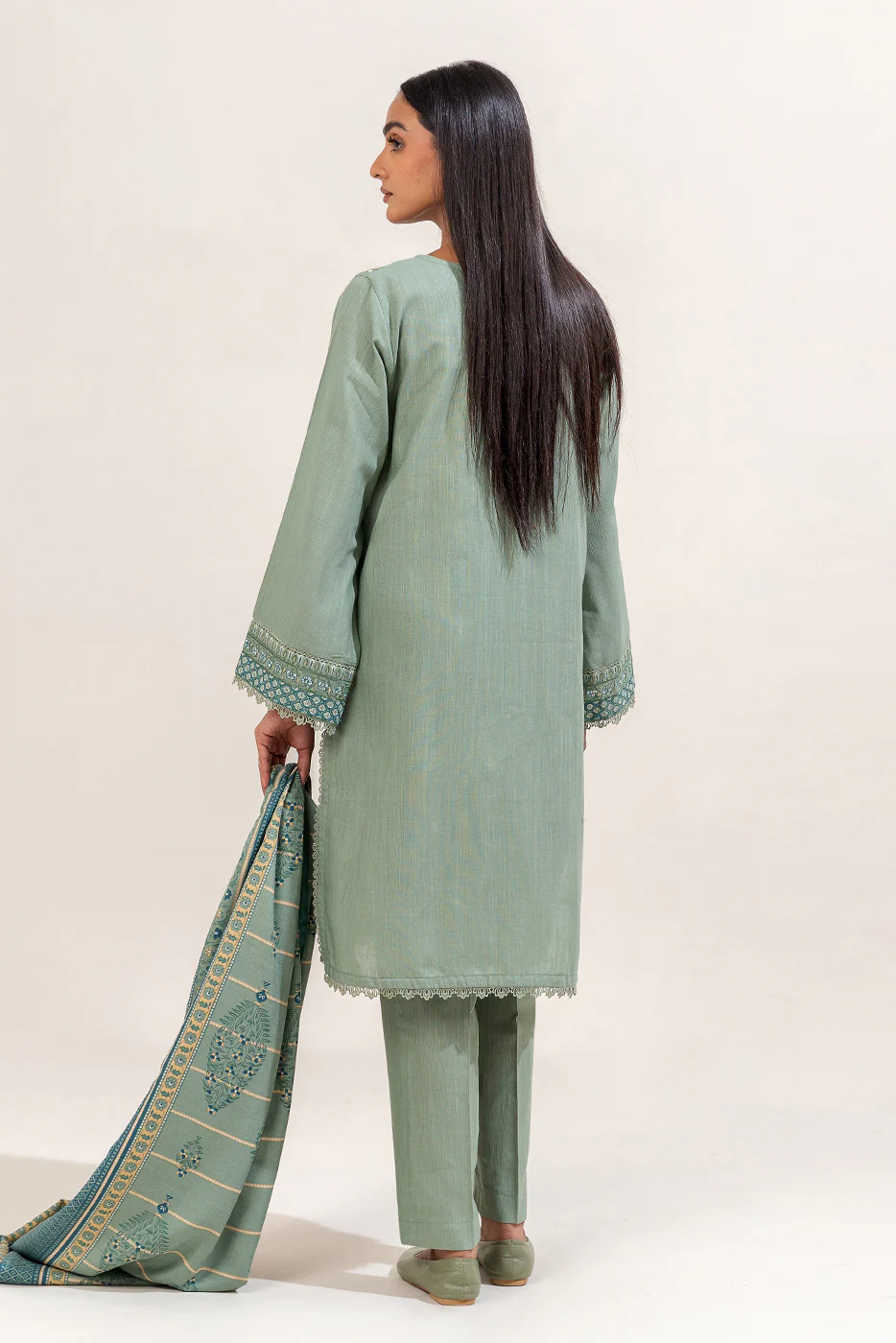 3 PIECE EMBROIDERED KHADDAR SUIT-SAGE HINT (UNSTITCHED) - Image 4