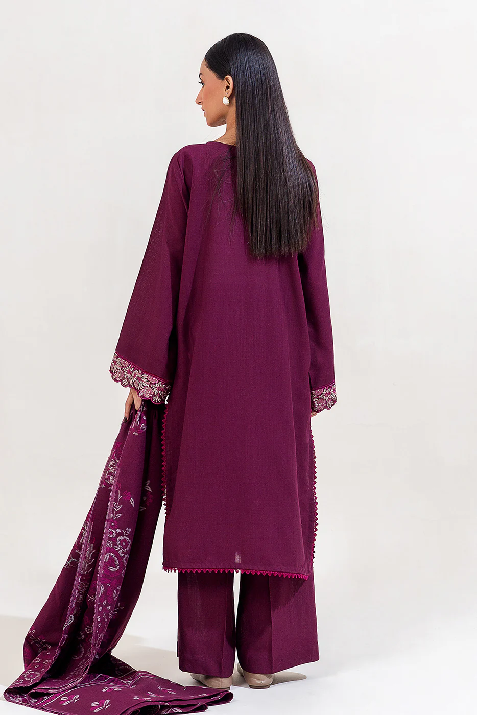 3 PIECE EMBROIDERED KHADDAR SUIT-BERRY MUSE (UNSTITCHED) - Image 4