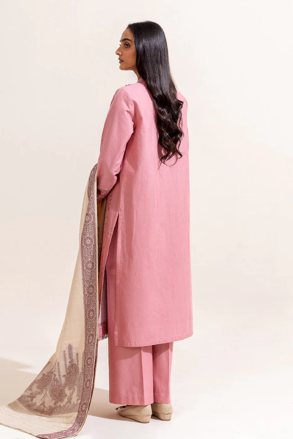 3 PIECE EMBROIDERED KHADDAR SUIT-IMPERIAL PINK (UNSTITCHED) - Image 5