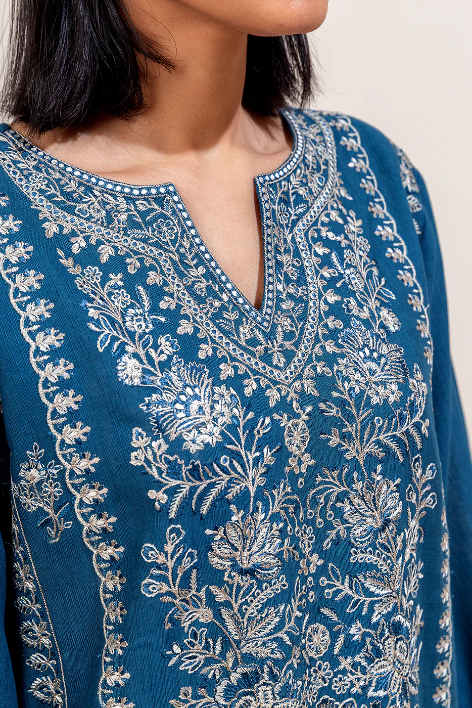 2 PIECE EMBROIDERED KHADDAR SUIT-TURQUOISE MEADOW (UNSTITCHED) - Image 4