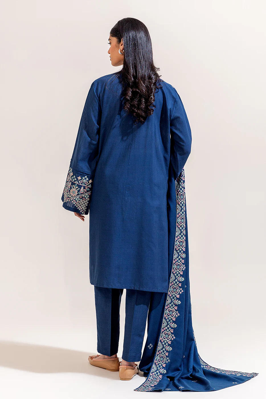 3 PIECE EMBROIDERED KHADDAR SUIT-AEGEAN GRID (UNSTITCHED) - Image 3
