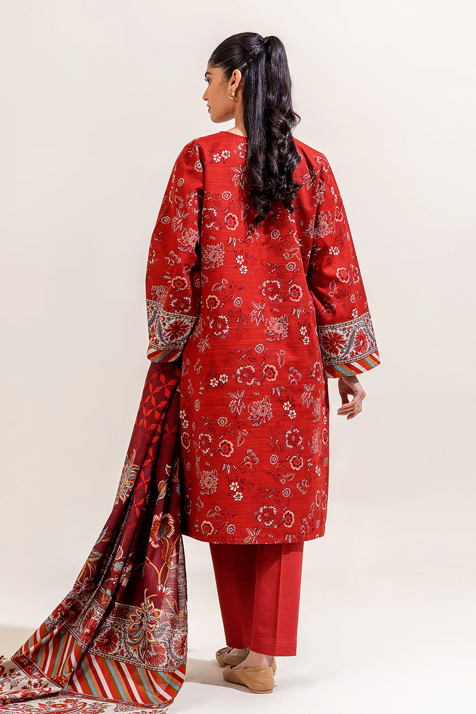 3 PIECE PRINTED KHADDAR SUIT-SCARLET BLOOM (UNSTITCHED) - Image 3