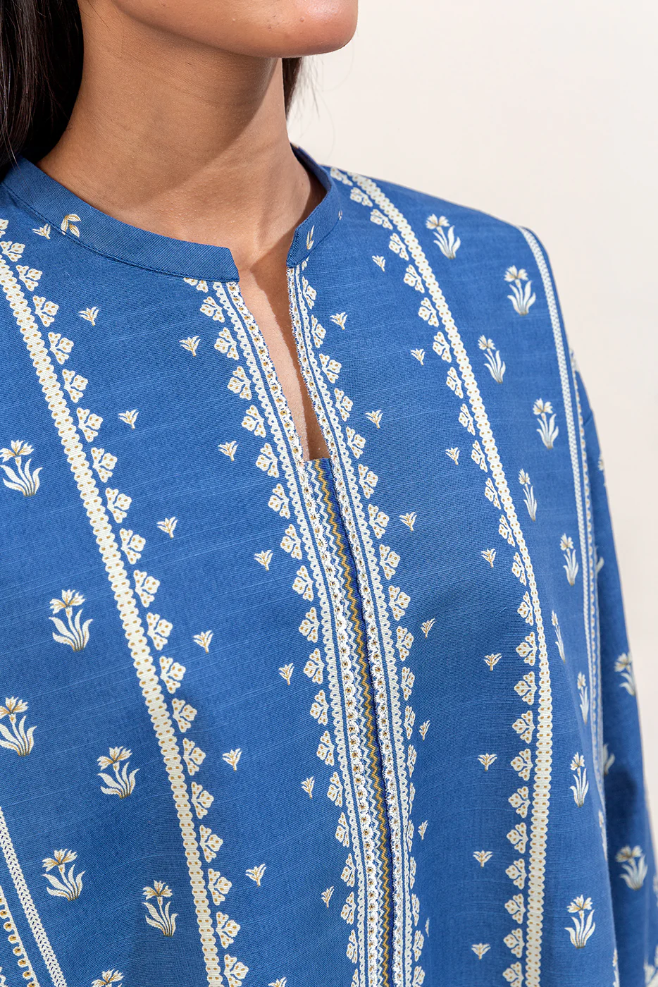 3 PIECE PRINTED KHADDAR SUIT-AZURE VERVE (UNSTITCHED) - Image 5