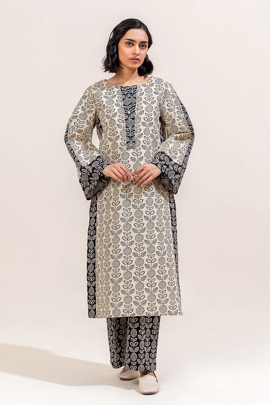2 PIECE PRINTED KHADDAR SUIT-DUSKY \BEIGE (UNSTITCHED) - Image 2