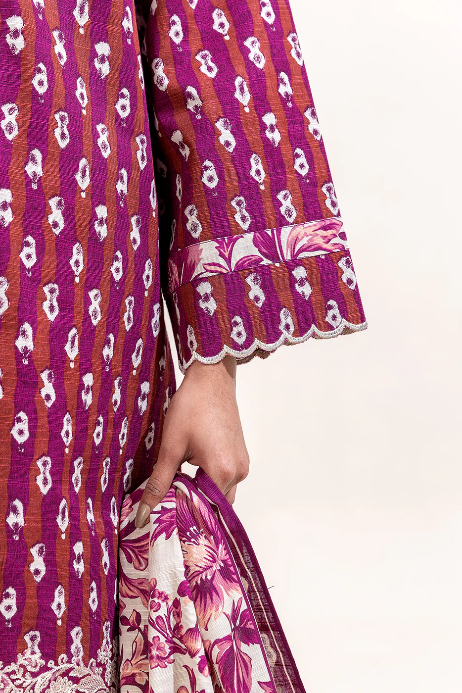3 PIECE EMBROIDERED KHADDAR SUIT - RASPBERRY RADIANCE (UNSTITCHED) - Image 6