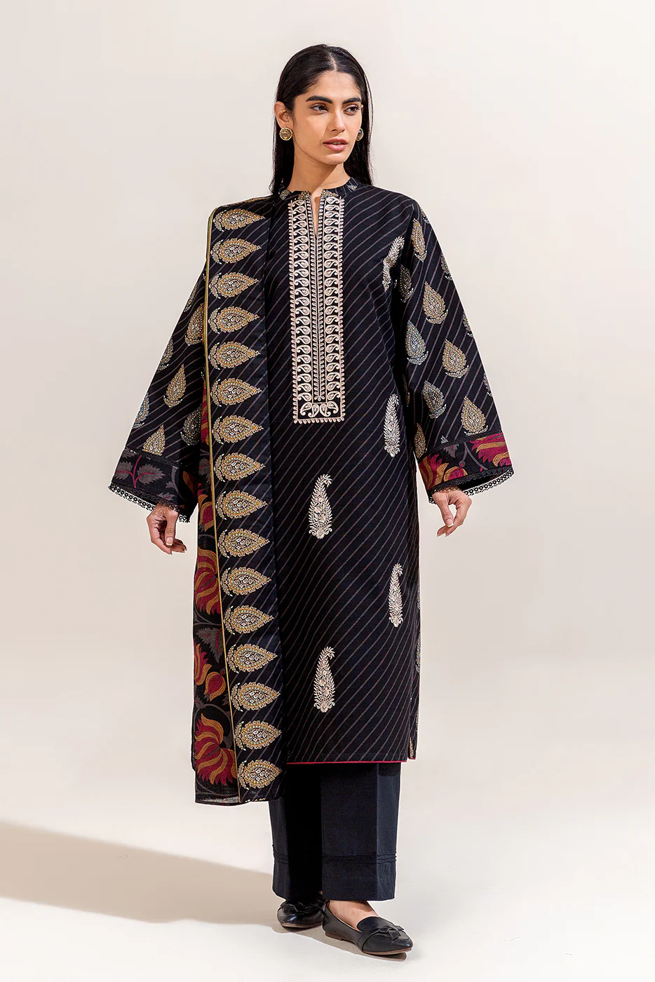 3 PIECE EMBROIDERED KHADDAR SUIT-RAVEN NOIR (UNSTITCHED) - Image 2