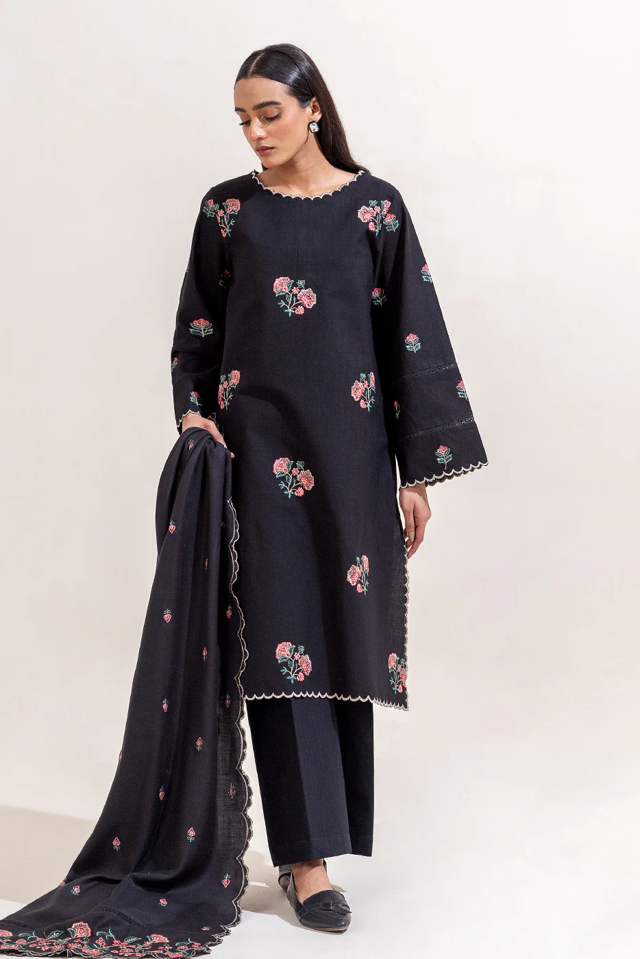 3 PIECE EMBROIDERED KHADDAR SUIT-BLACK BEAUTY (UNSTITCHED) - Image 3