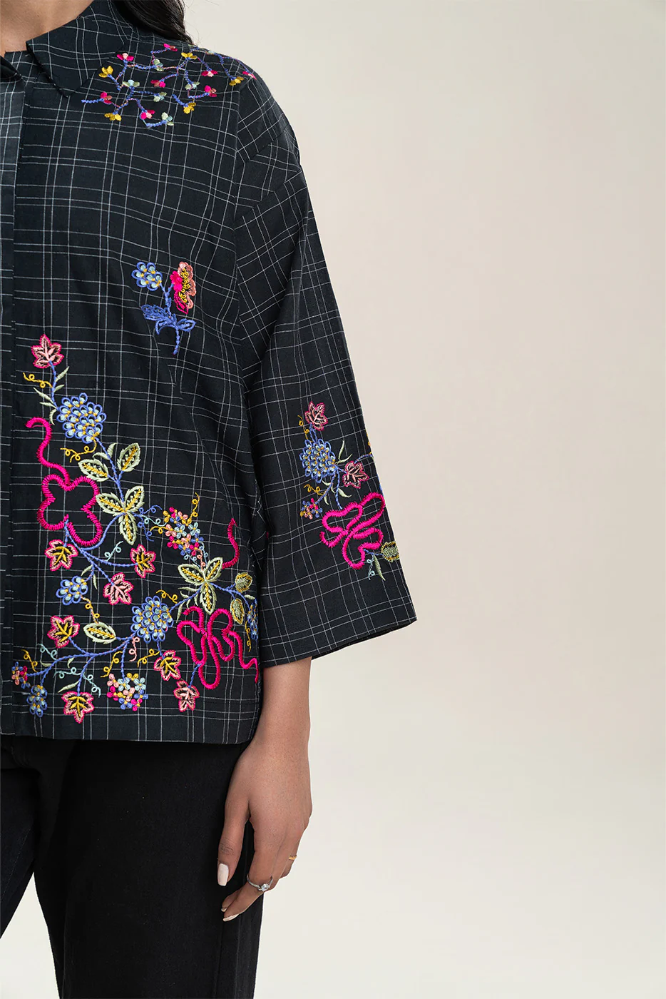 EMBROIDERED COTTON LINEN TOP (PRET) - Image 6