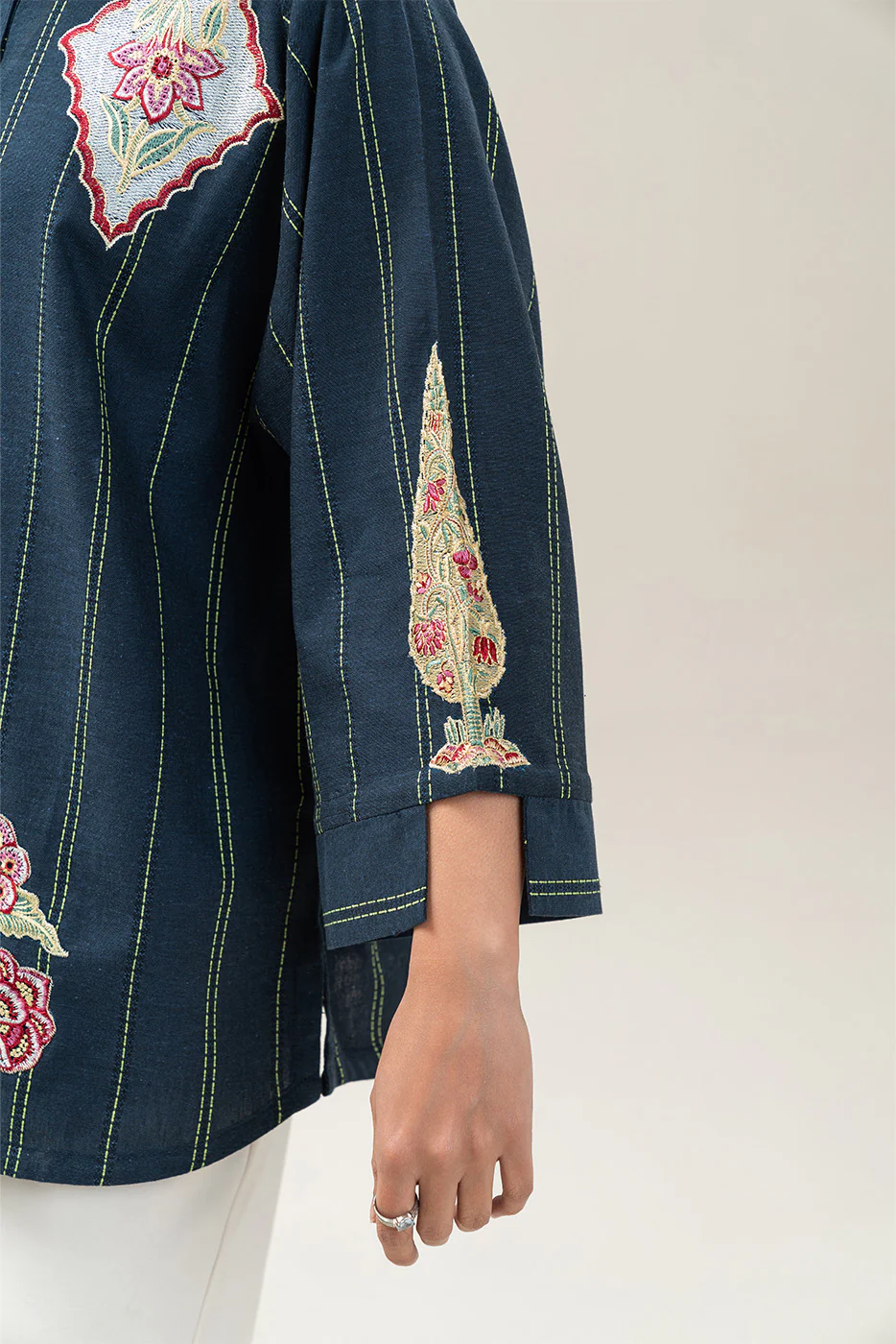 EMBROIDERED DOBBY TOP (PRET) - Image 4