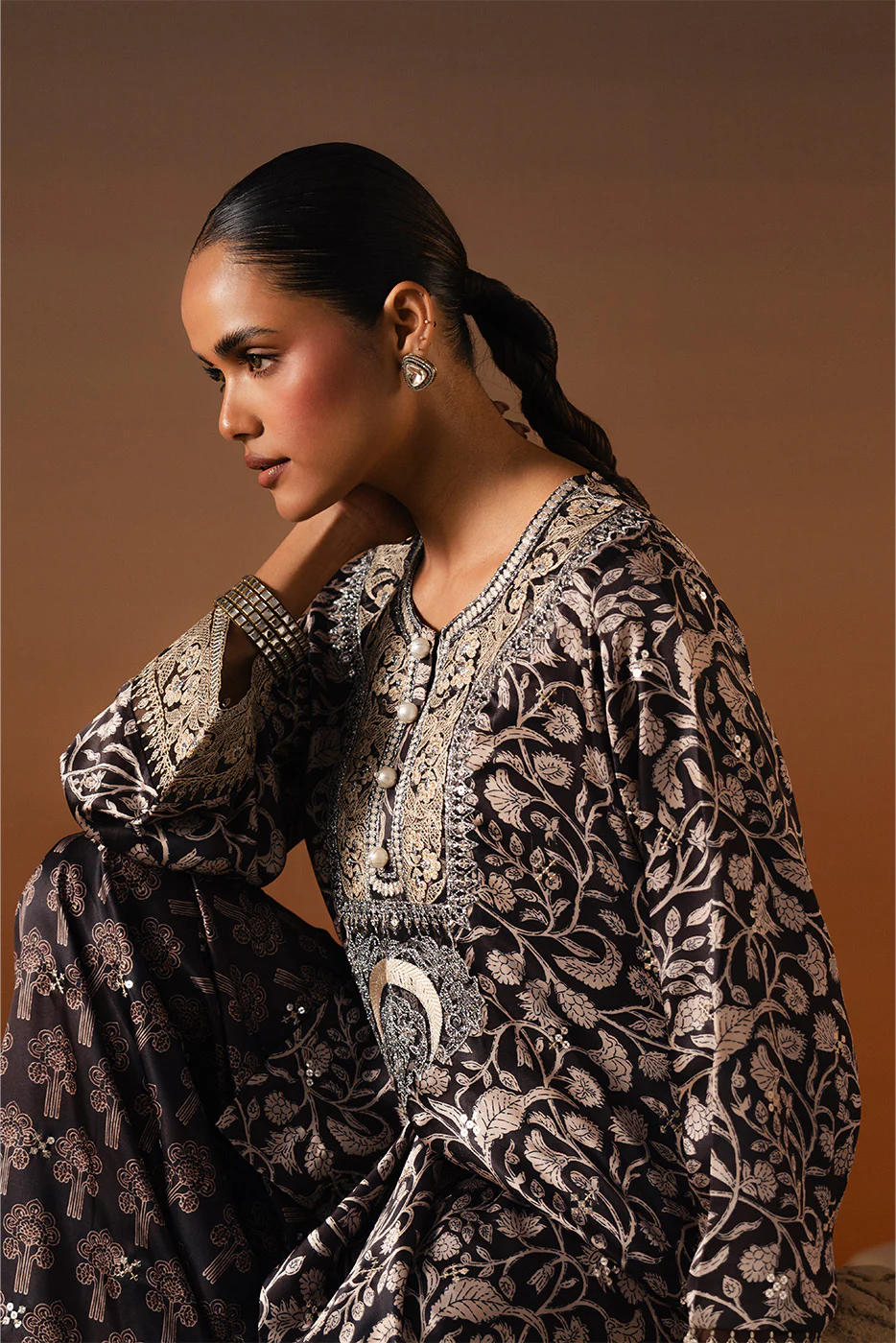 2 PIECE EMBROIDERED SHAMOZE SILK SUIT (LUXURY PRET) - Image 3